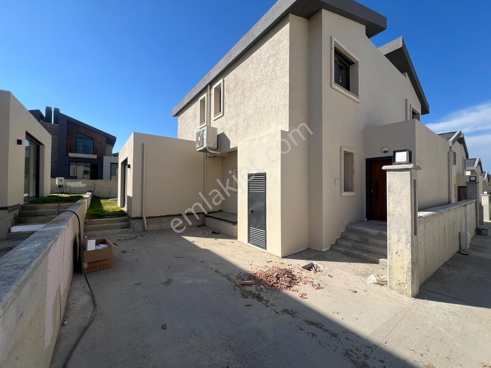 52 Urla Kuşçularda Satılık 4+1 Özel Havuzlu Villa — fotoğraf 2