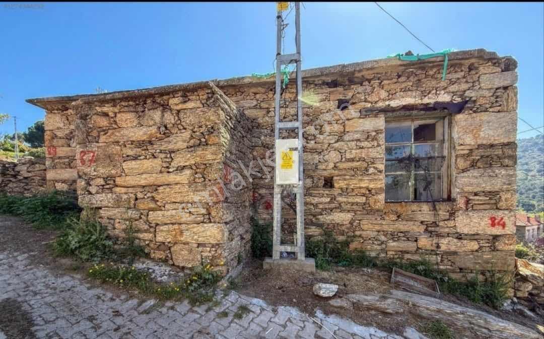 86 Hakan Büyükten Söke Avcılarda Köy İçinde Doğayla İçiçe Taş Ev — fotoğraf 3