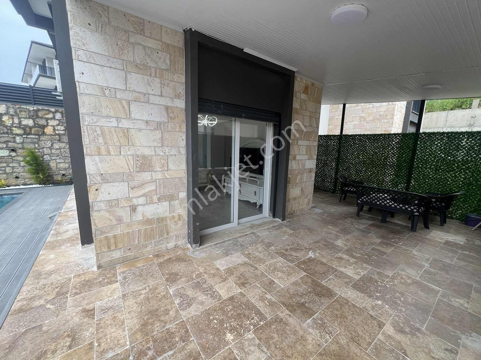 37 Yeni Foça'da 4+1 Triplex Özel Havuzlu Satılık Villa — fotoğraf 7