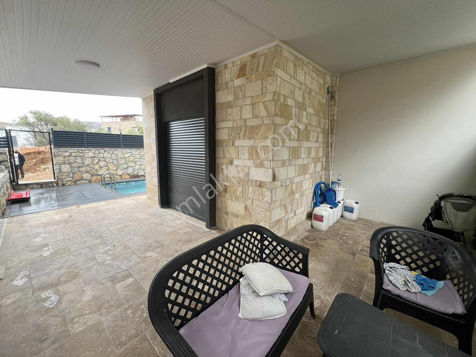 37 Yeni Foça'da 4+1 Triplex Özel Havuzlu Satılık Villa — fotoğraf 8