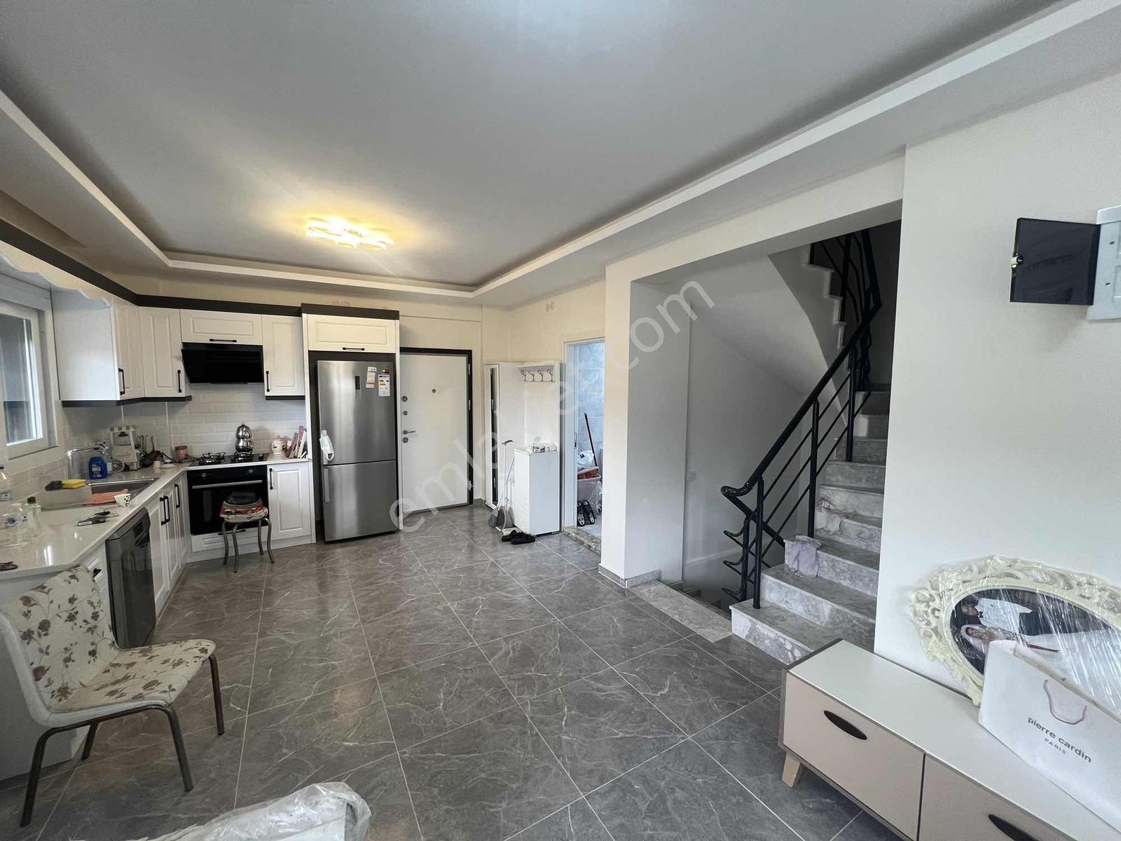 37 Yeni Foça'da 4+1 Triplex Özel Havuzlu Satılık Villa — fotoğraf 11