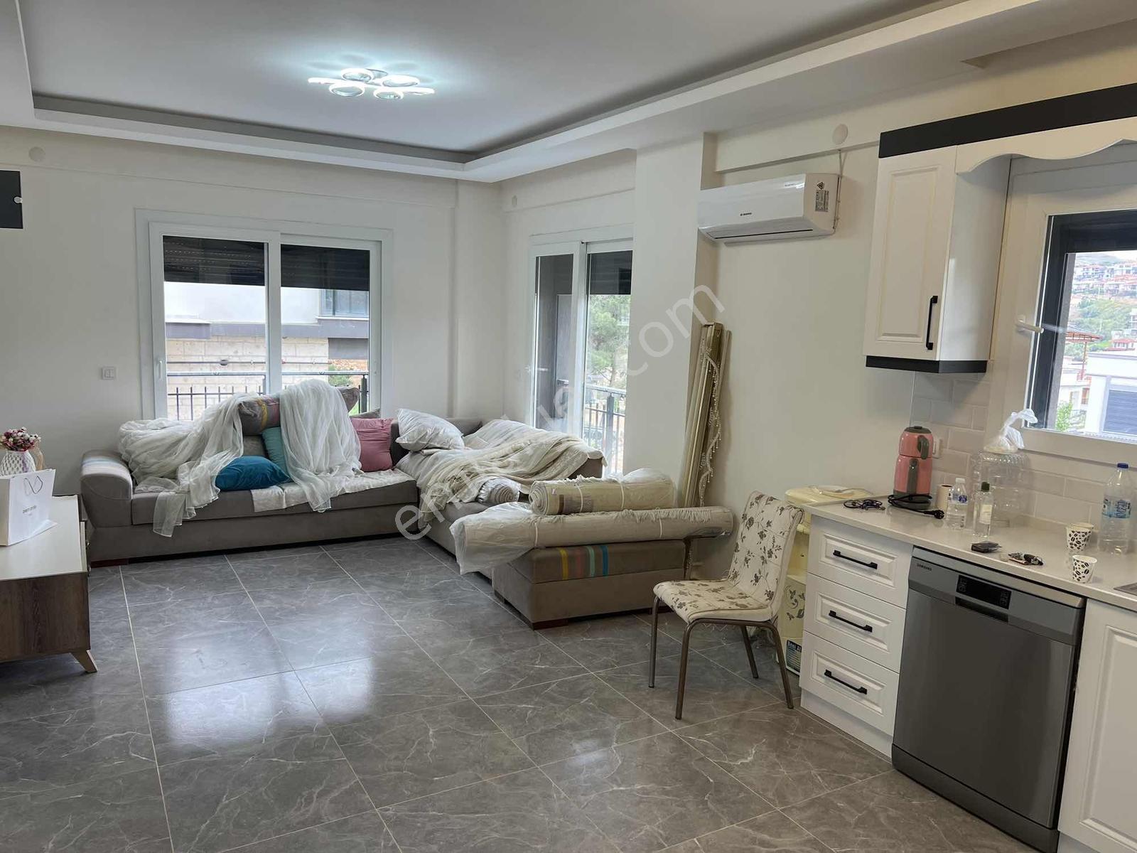 37 Yeni Foça'da 4+1 Triplex Özel Havuzlu Satılık Villa — fotoğraf 12