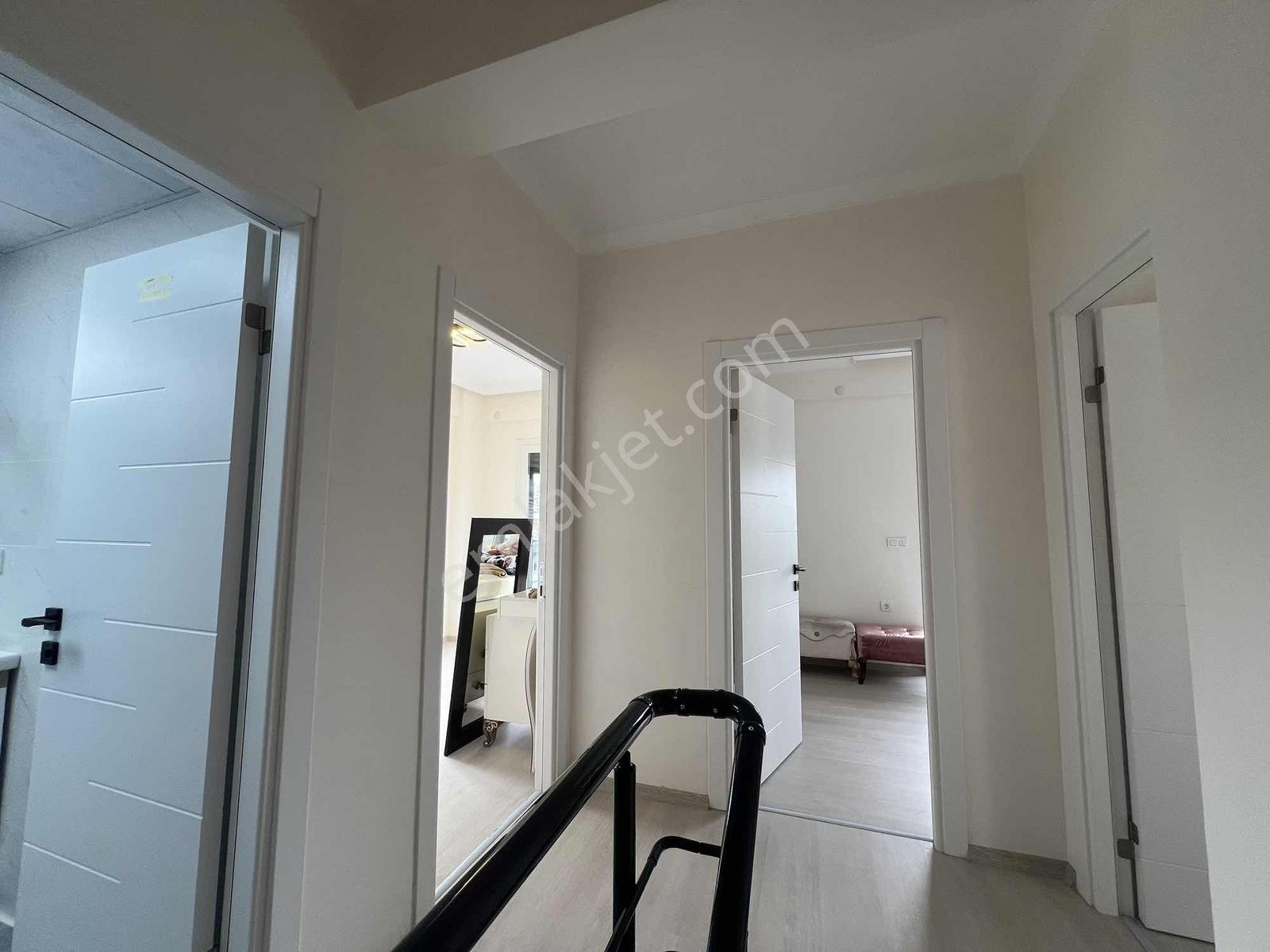 37 Yeni Foça'da 4+1 Triplex Özel Havuzlu Satılık Villa — fotoğraf 17
