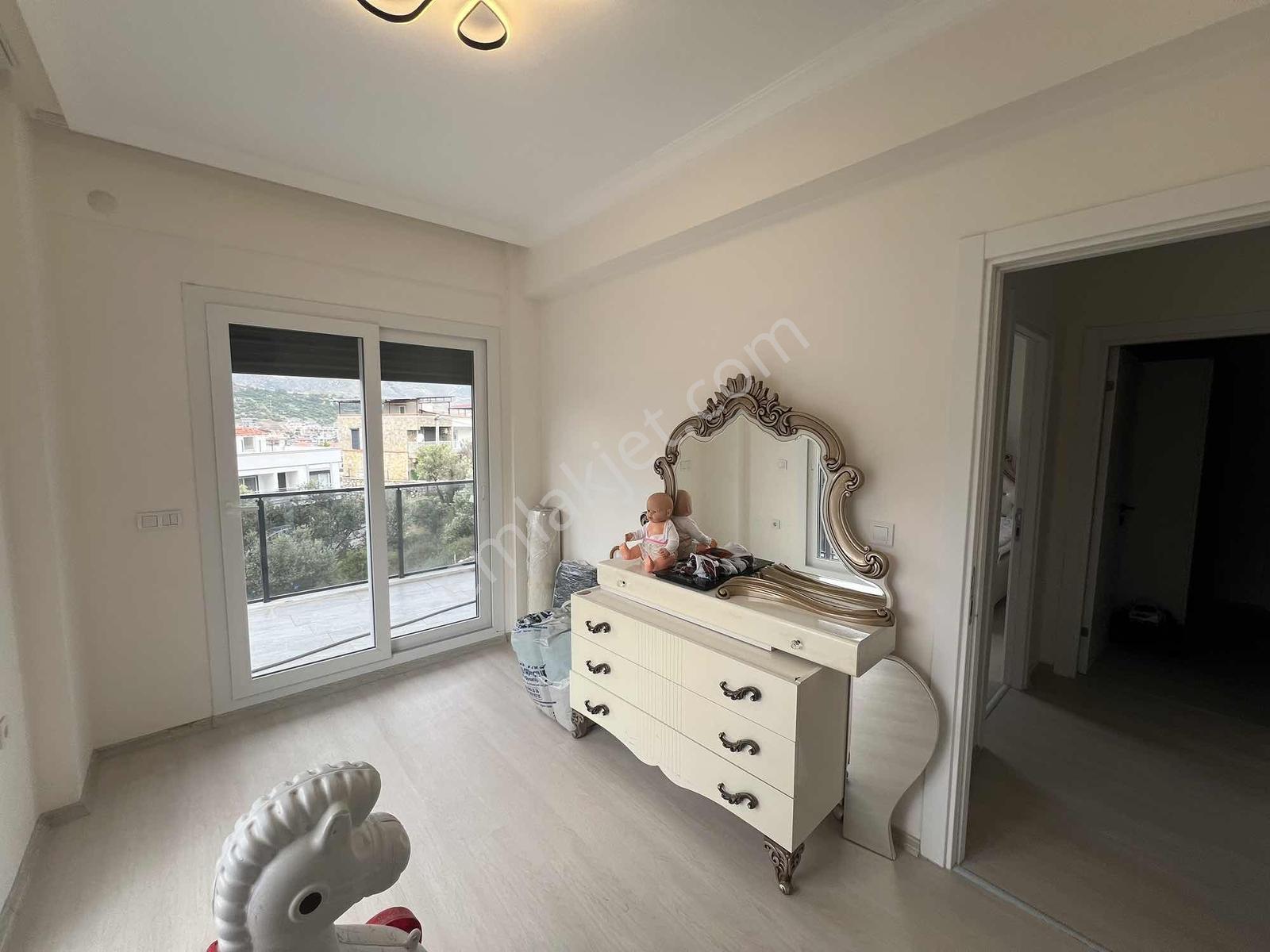 37 Yeni Foça'da 4+1 Triplex Özel Havuzlu Satılık Villa — fotoğraf 19