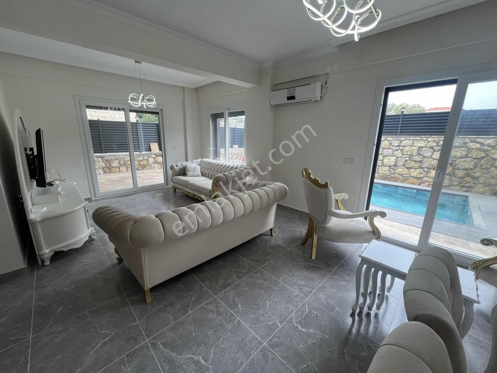 37 Yeni Foça'da 4+1 Triplex Özel Havuzlu Satılık Villa — fotoğraf 27
