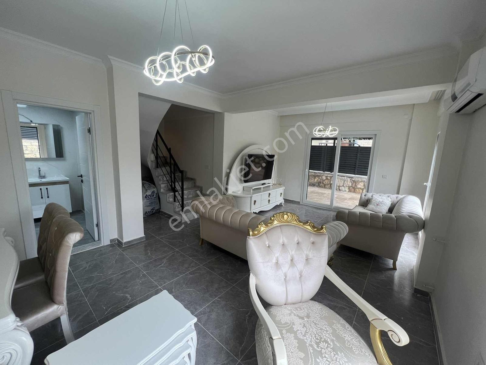 37 Yeni Foça'da 4+1 Triplex Özel Havuzlu Satılık Villa — fotoğraf 29