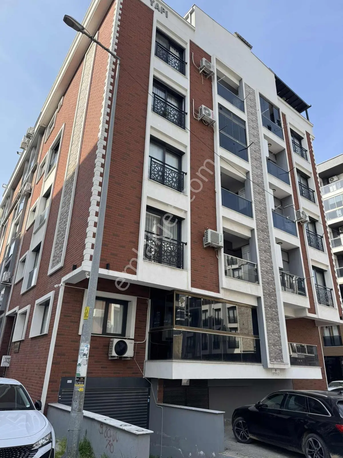 61 Hakan Büyük"Ten Şemikler Merkezi Konumda Ara Kat 2+1 Daire