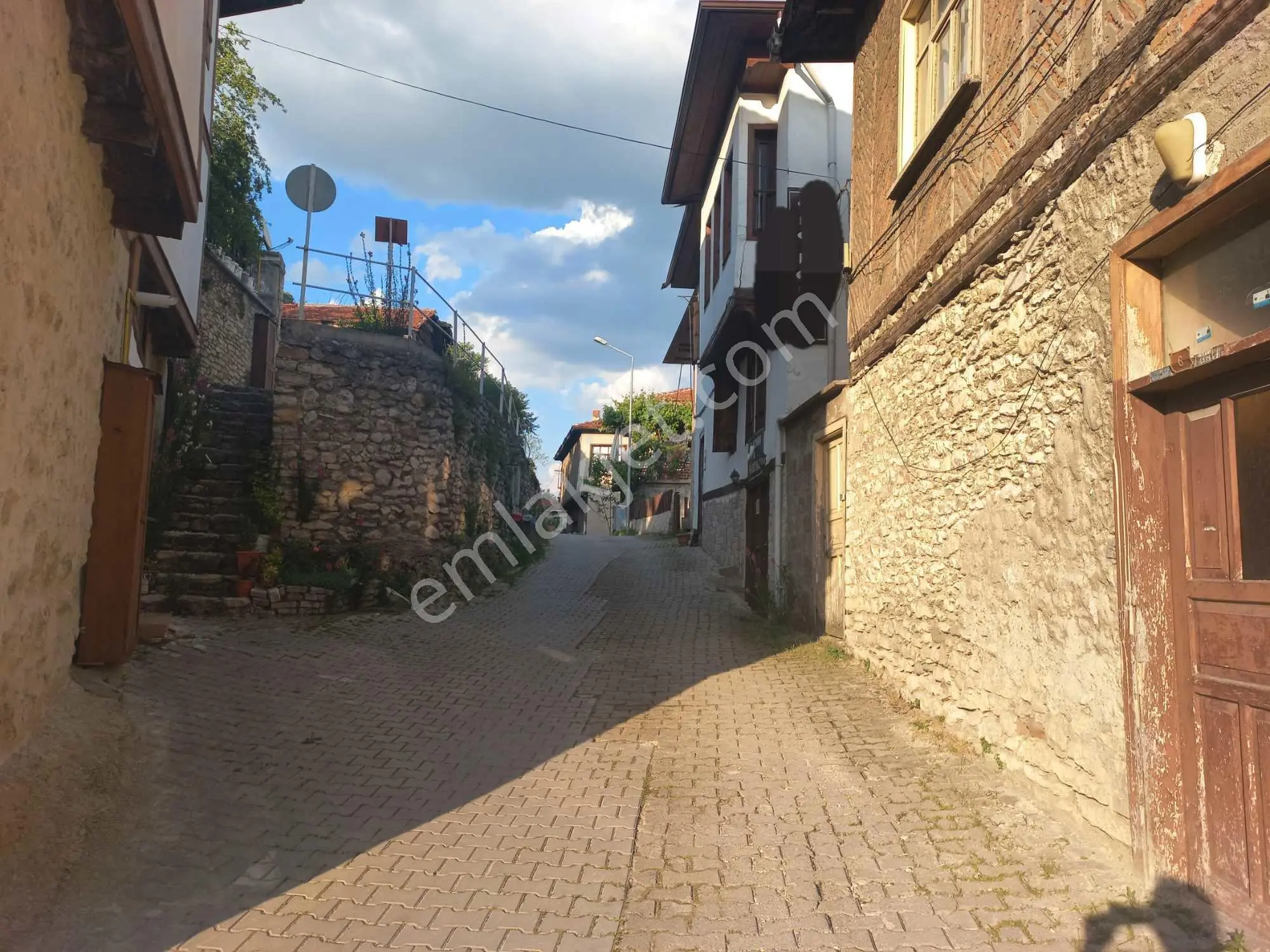 Safranbolu,çavuş Mah. 5+2 Satılık 370 M2 Brüt Müstakil Bina — fotoğraf 4