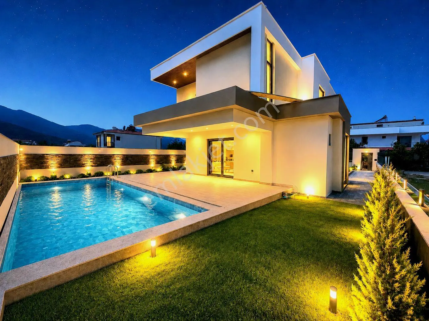 Kuşadası Güzelçamlı Satılık Plaj'a Yürüme Harika Geniş Villa — fotoğraf 2