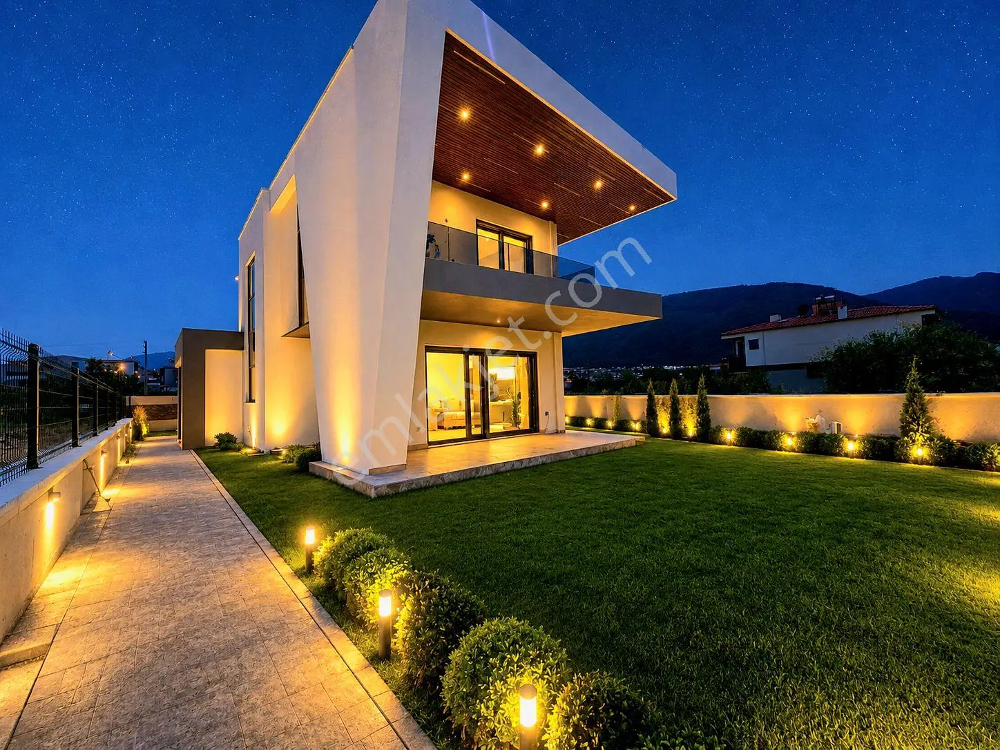 Kuşadası Güzelçamlı Satılık Plaj'a Yürüme Harika Geniş Villa — fotoğraf 3