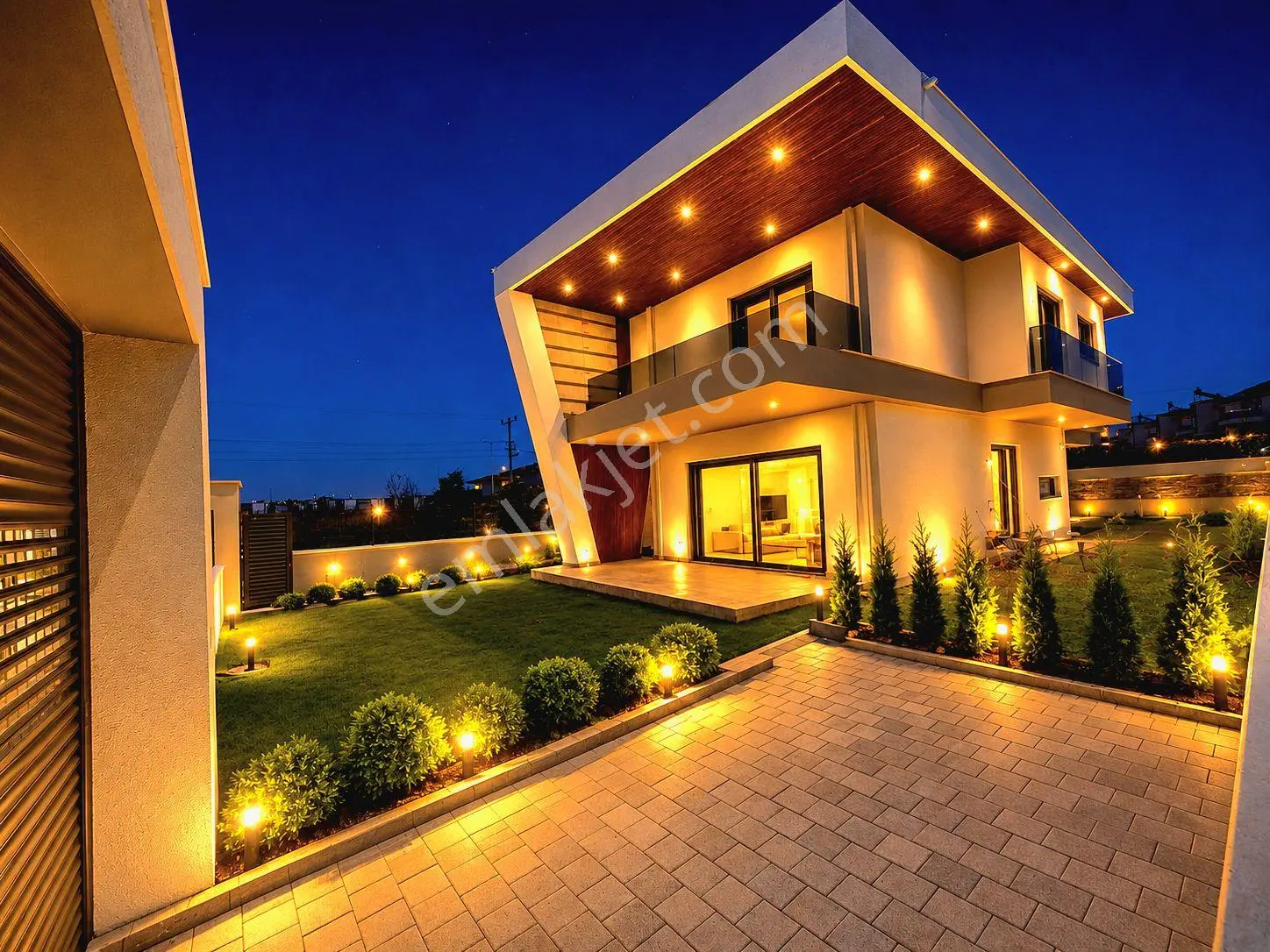 Kuşadası Güzelçamlı Satılık Plaj'a Yürüme Harika Geniş Villa — fotoğraf 4