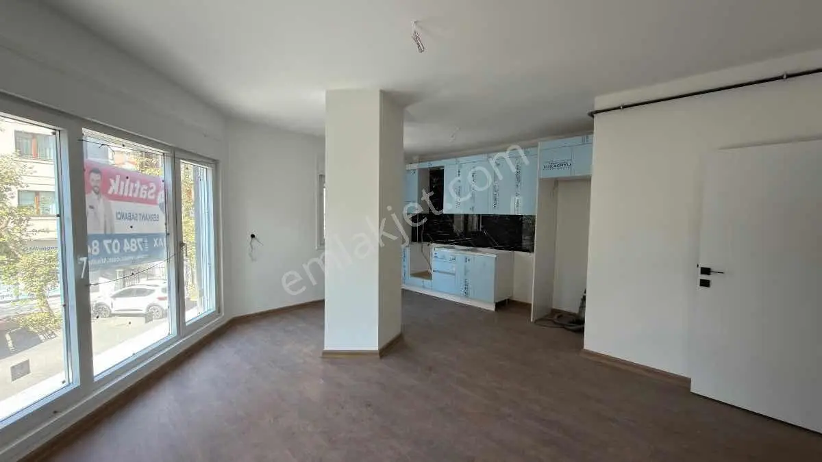 Kartal Karlıktepe 2+1 Satılık Cadde Üstü Daıre — fotoğraf 2