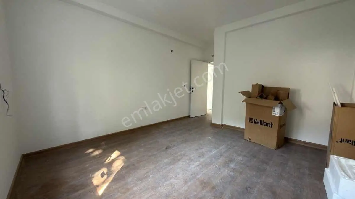 Kartal Karlıktepe 2+1 Satılık Cadde Üstü Daıre — fotoğraf 6