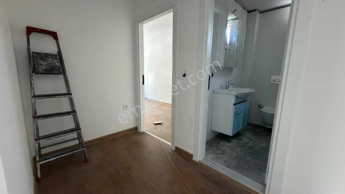 Kartal Karlıktepe 2+1 Satılık Cadde Üstü Daıre — fotoğraf 9