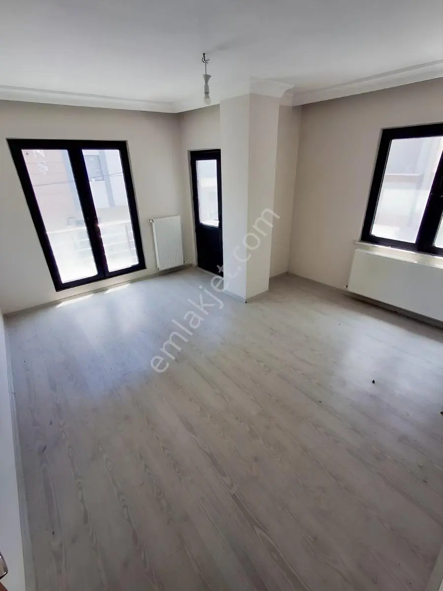 Sancaktepe Atatürk Mahallesinde Ulaşıma Yakın Satılık 3+1 Daire