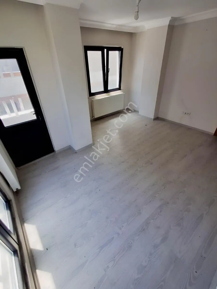 Sancaktepe Atatürk Mahallesinde Ulaşıma Yakın Satılık 3+1 Daire — fotoğraf 2