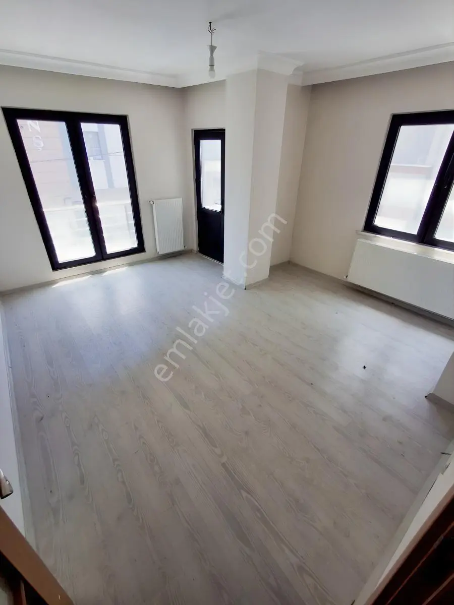 Sancaktepe Atatürk Mahallesinde Ulaşıma Yakın Satılık 3+1 Daire — fotoğraf 3