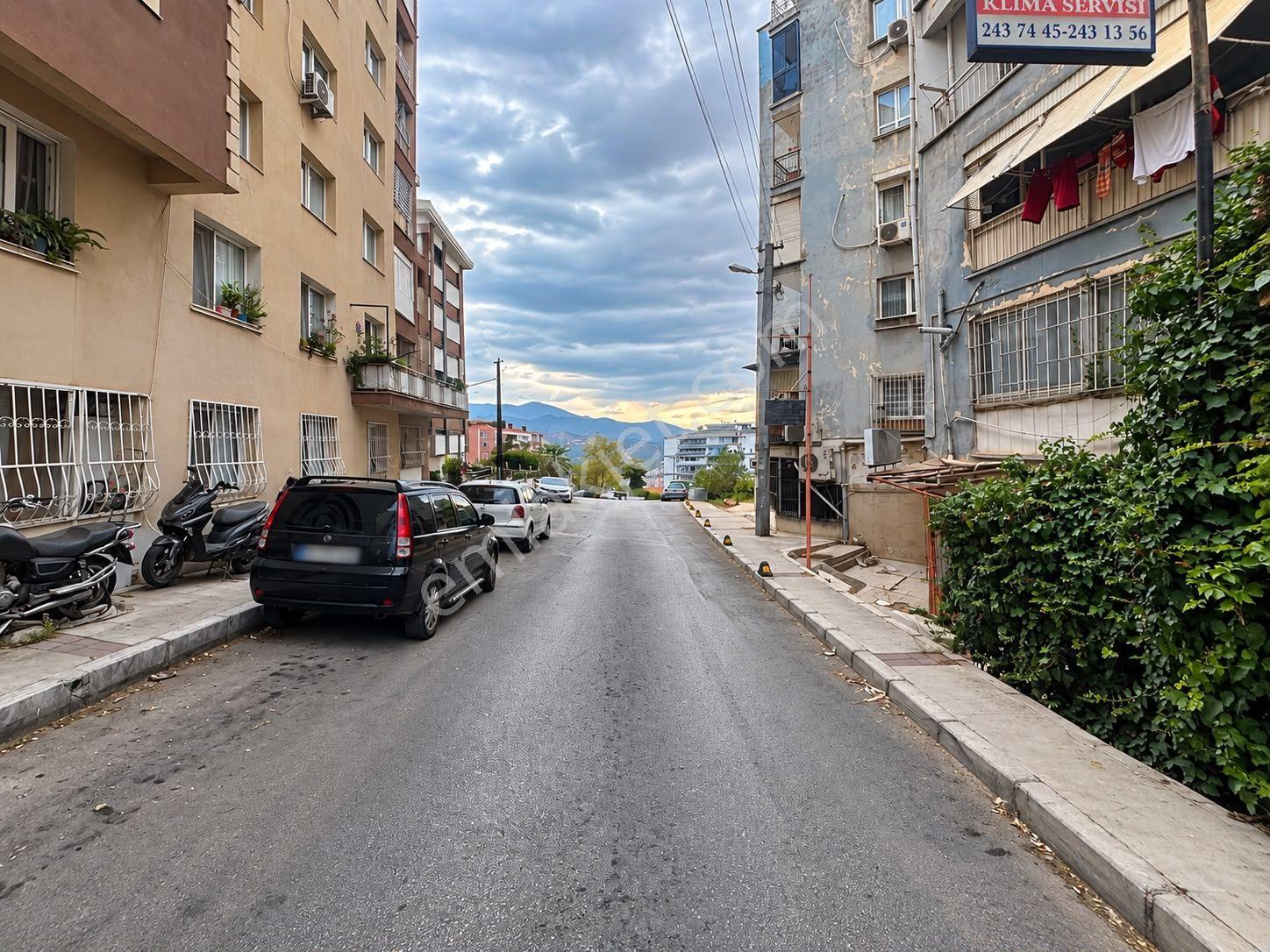 Karabağlar Tahsin Yazıcı Mahallesi’nde Yenilenmiş 3+1 — fotoğraf 29