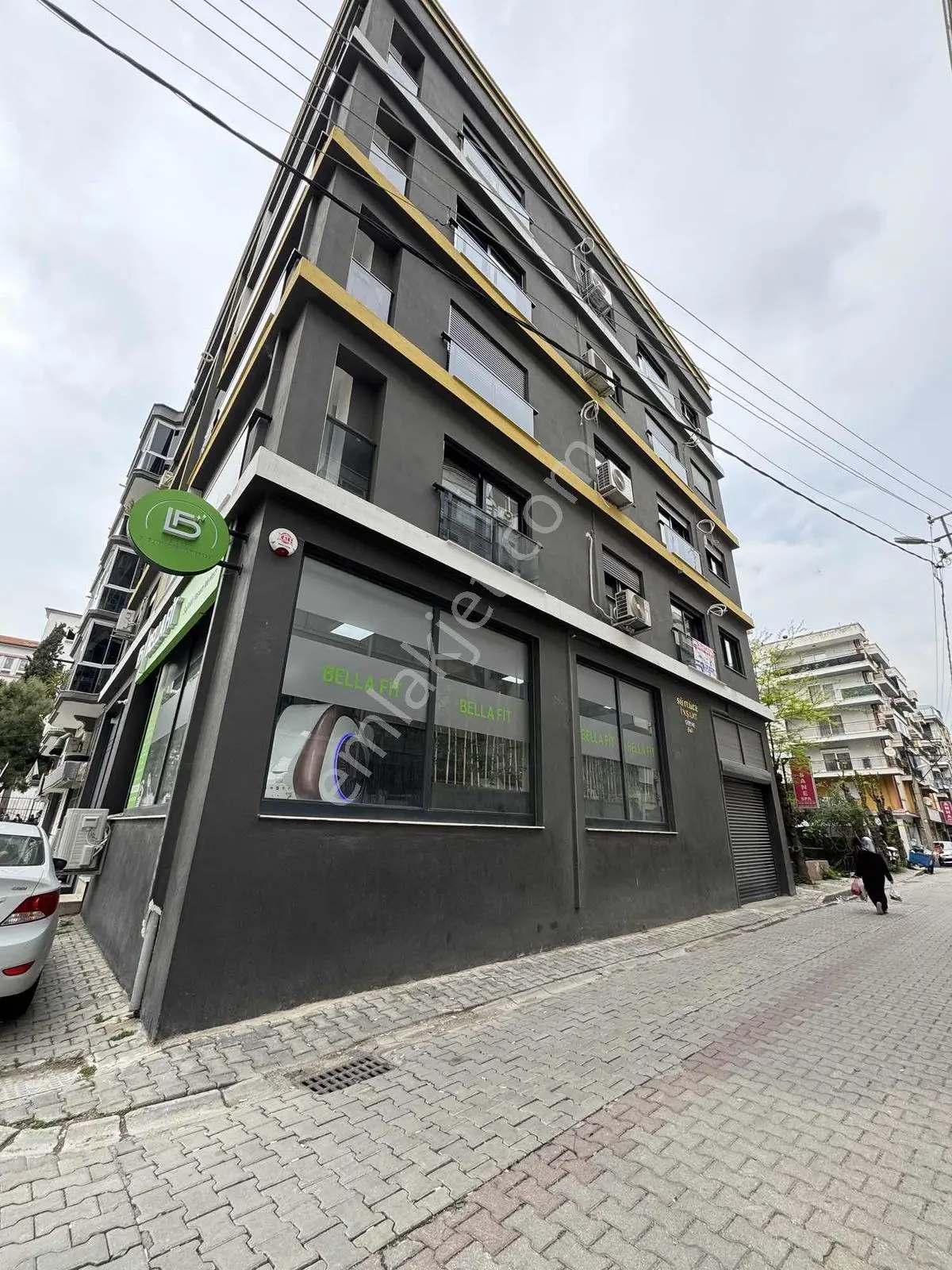 78 Hakan Büyükten Girne Caddesi'Nde 2+1 Satılık Daire