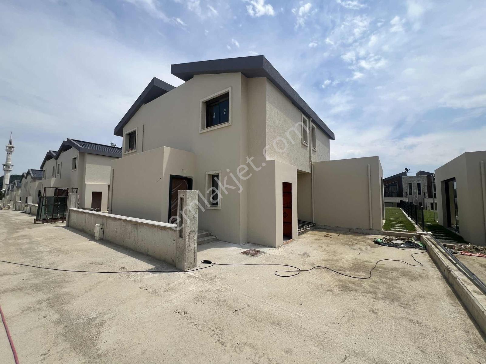16 Urla Kuşçular Privatus Özel Havuzlu 4+1 Satılık Triplex Villa — fotoğraf 4