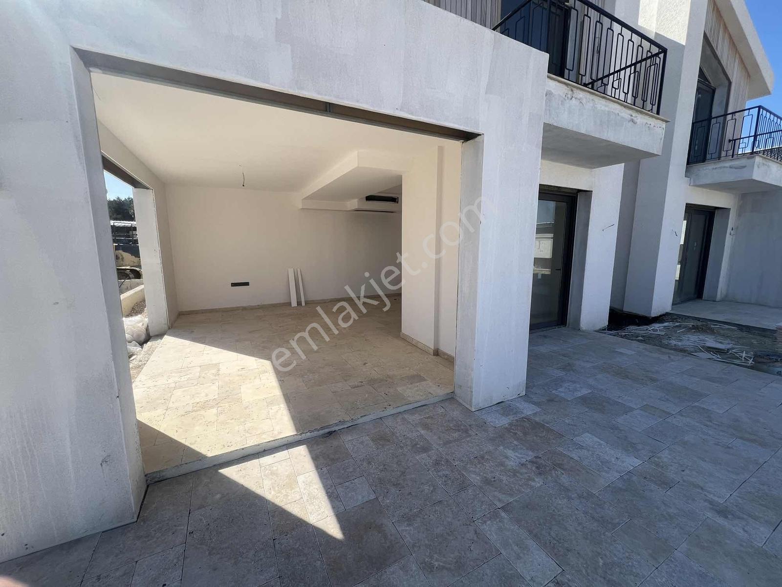 16 Urla Kuşçular Privatus Özel Havuzlu 4+1 Satılık Triplex Villa — fotoğraf 11