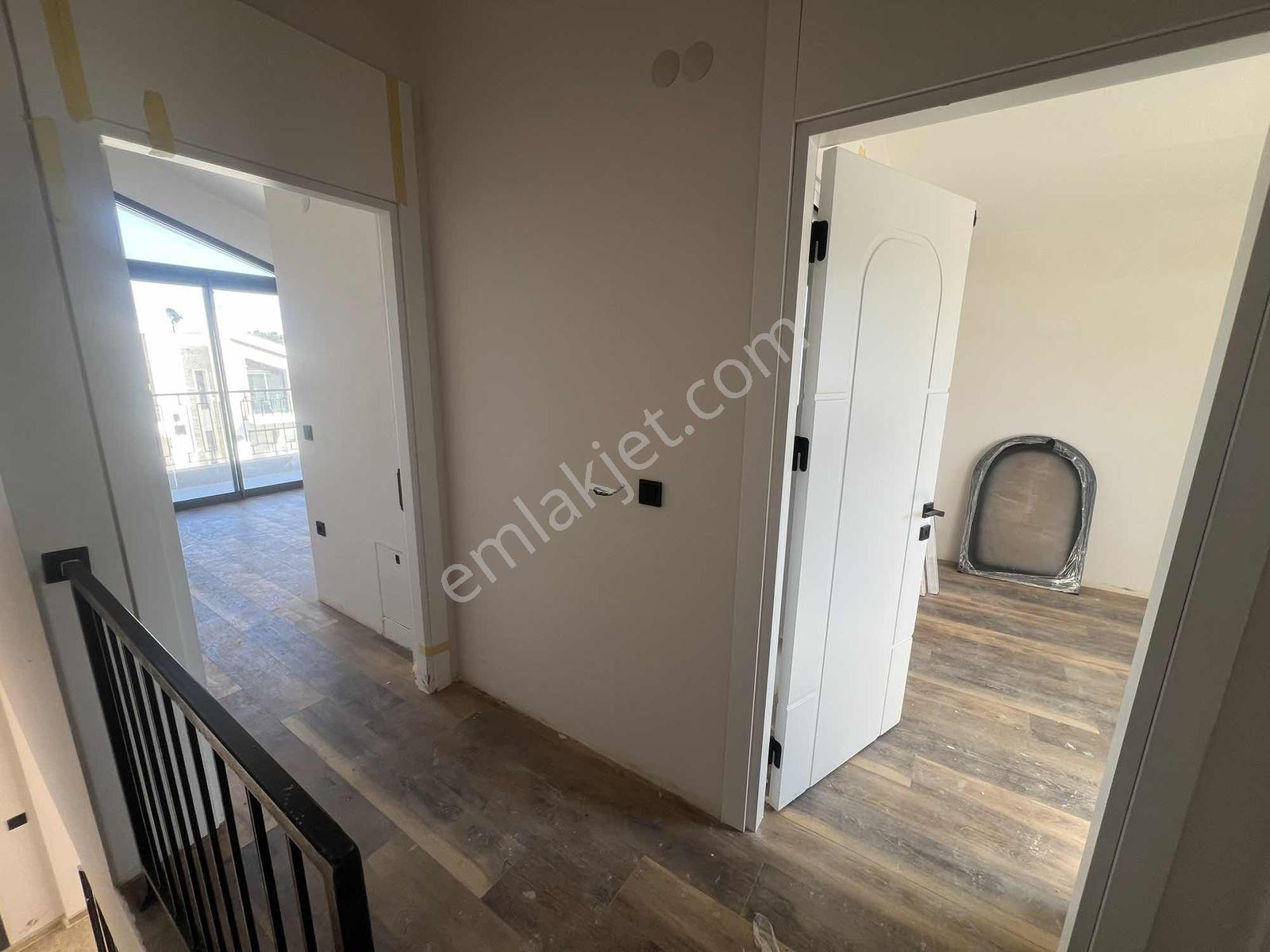 16 Urla Kuşçular Privatus Özel Havuzlu 4+1 Satılık Triplex Villa — fotoğraf 13