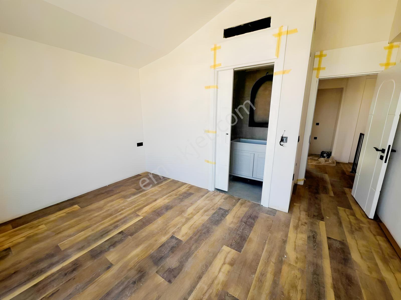 16 Urla Kuşçular Privatus Özel Havuzlu 4+1 Satılık Triplex Villa — fotoğraf 14