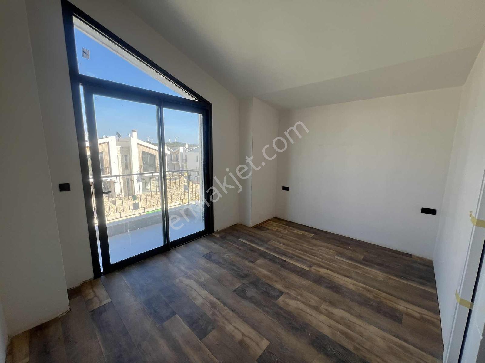 16 Urla Kuşçular Privatus Özel Havuzlu 4+1 Satılık Triplex Villa — fotoğraf 18