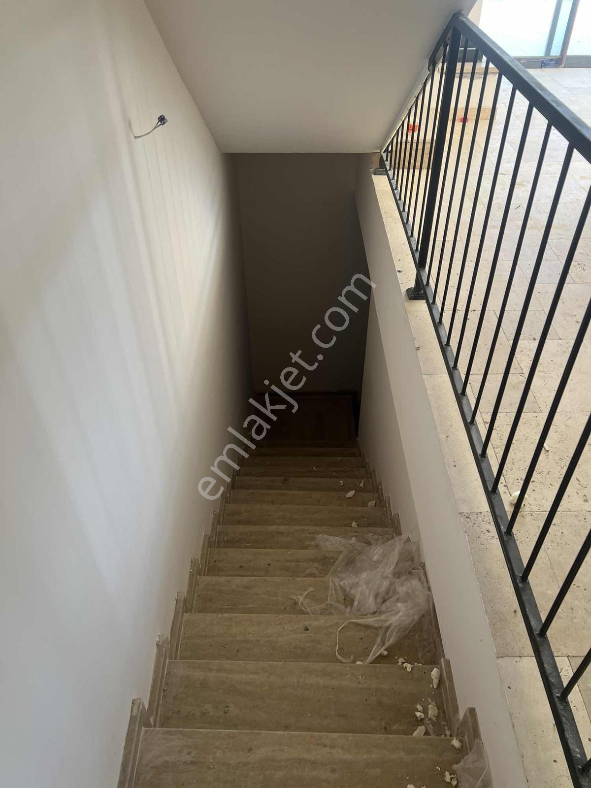 16 Urla Kuşçular Privatus Özel Havuzlu 4+1 Satılık Triplex Villa — fotoğraf 23