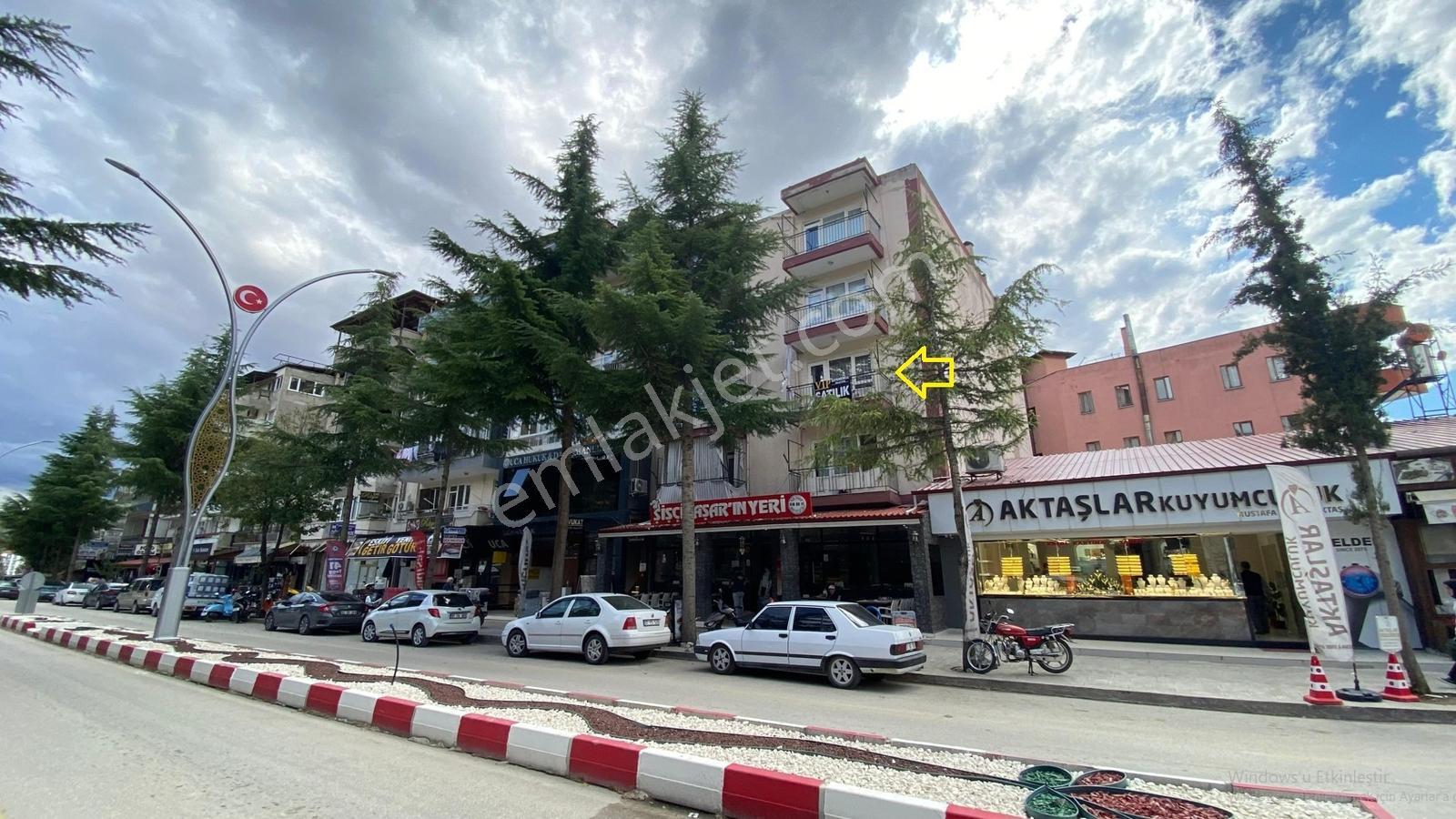 Vip Gayrimenkul'den Çarşı Merkezi Ana Cadde Üzeri 2.kat 2+1daire — fotoğraf 2