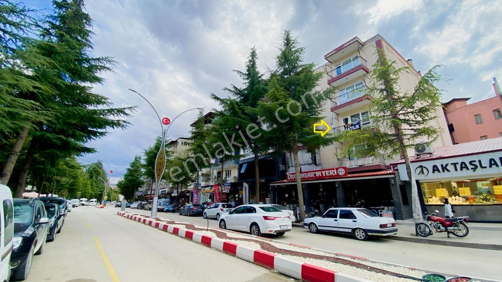 Vip Gayrimenkul'den Çarşı Merkezi Ana Cadde Üzeri 2.kat 2+1daire — fotoğraf 3