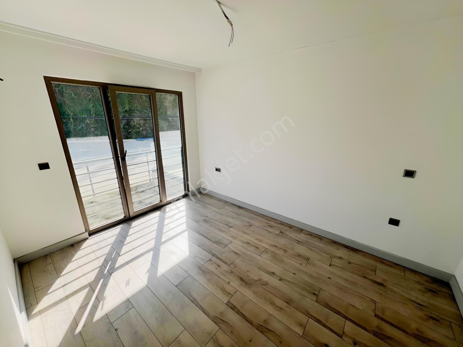 Kayı Trabzon' Da Satılık 3+1 — fotoğraf 13