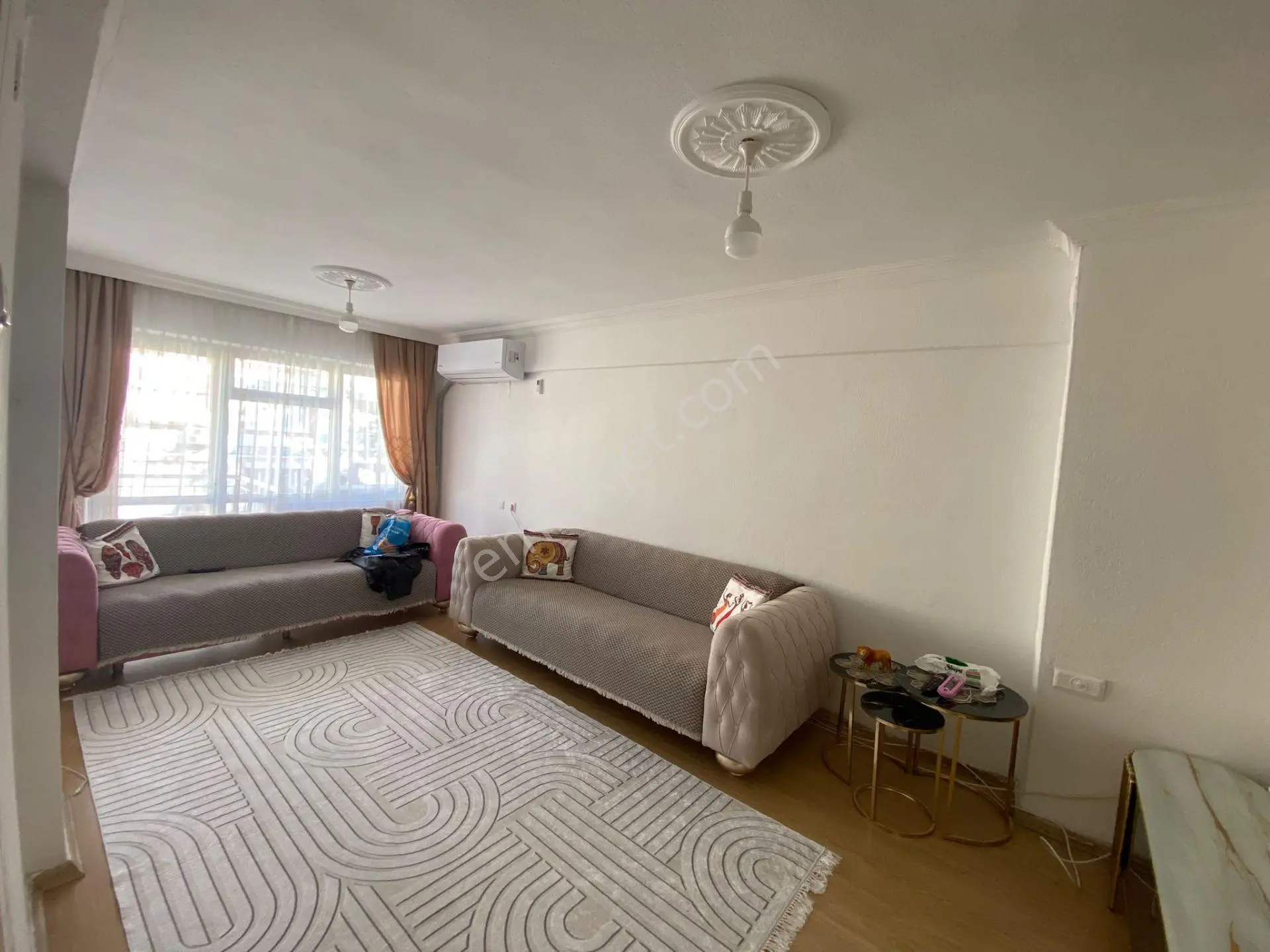 Acill Konak Zeytinlik Mah.de Kemer İzban İstasyonu Yakını 2+1 85m2 Ayrı Mutfak A...