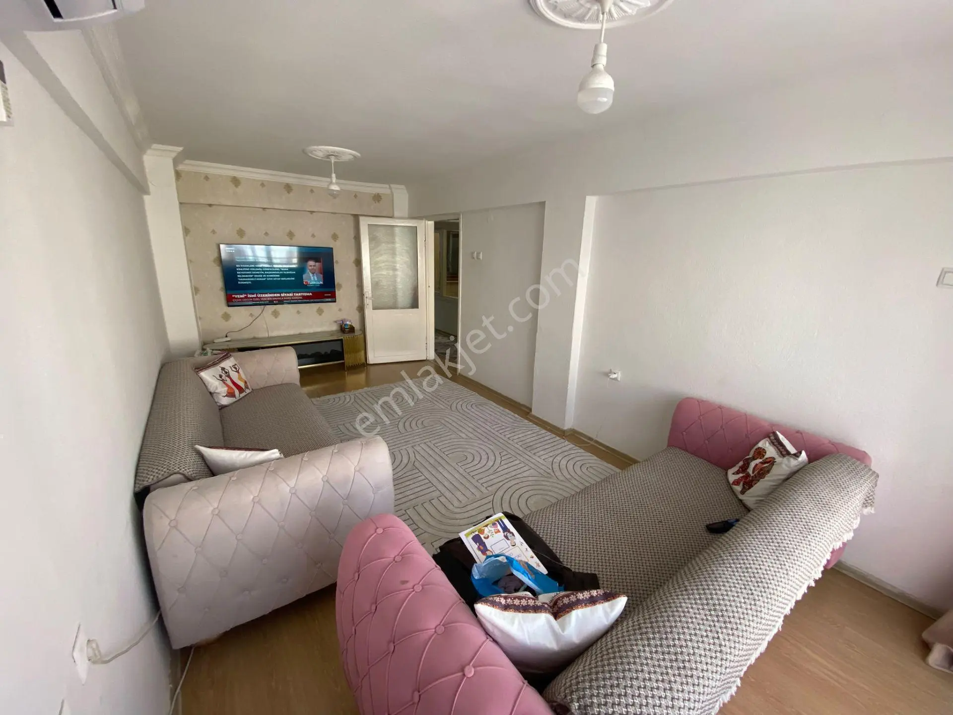 Acill Konak Zeytinlik Mah.de Kemer İzban İstasyonu Yakını 2+1 85m2 Ayrı Mutfak Arakat Satılık Daire — fotoğraf 2