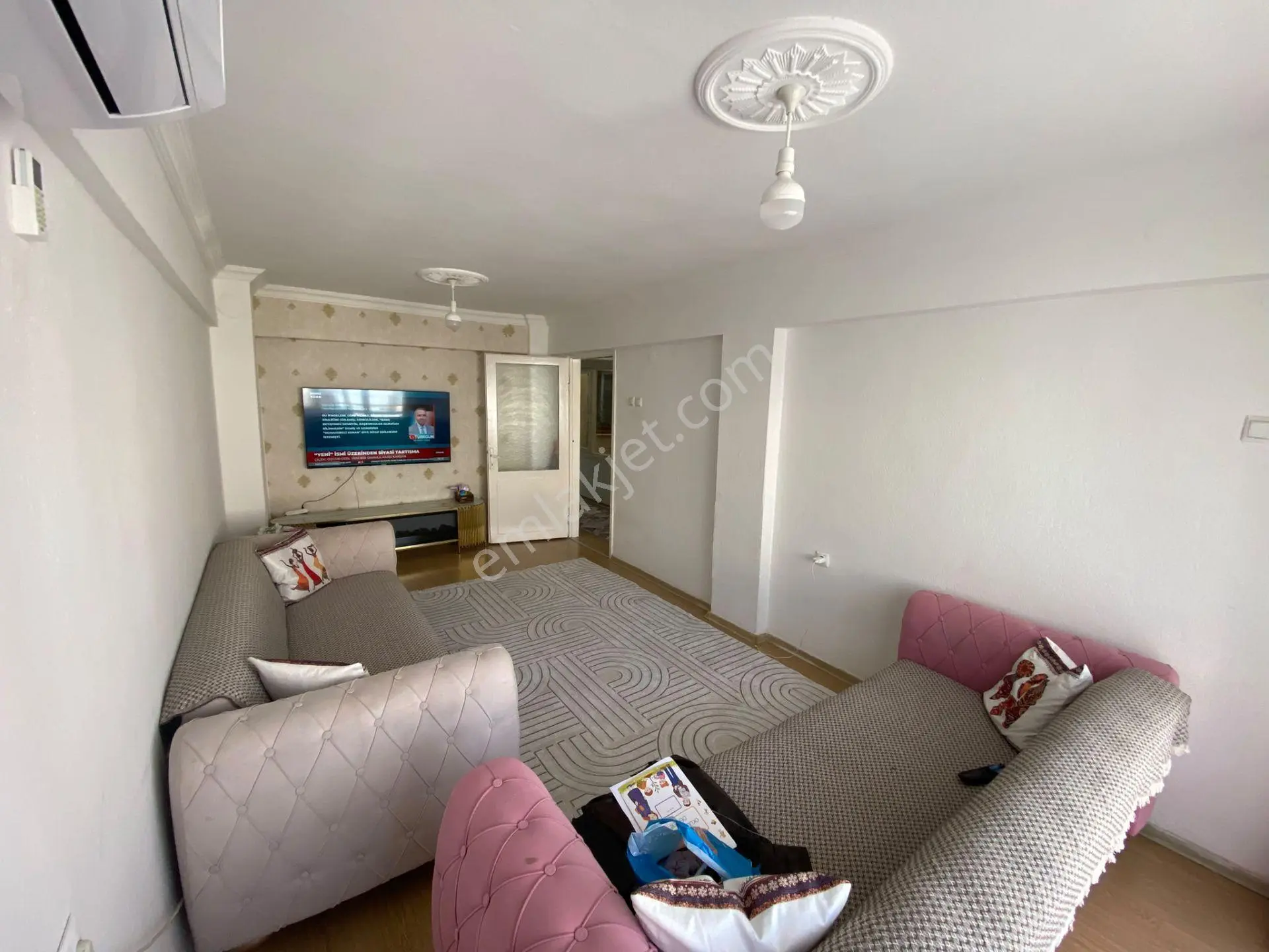 Acill Konak Zeytinlik Mah.de Kemer İzban İstasyonu Yakını 2+1 85m2 Ayrı Mutfak Arakat Satılık Daire — fotoğraf 4
