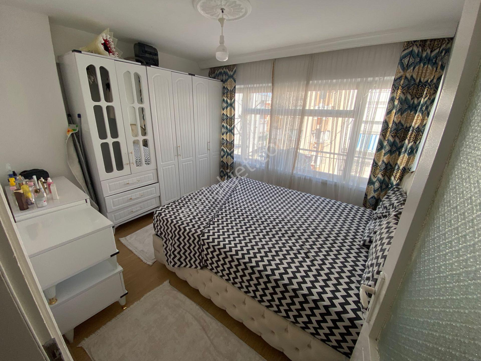 Acill Konak Zeytinlik Mah.de Kemer İzban İstasyonu Yakını 2+1 85m2 Ayrı Mutfak Arakat Satılık Daire — fotoğraf 6