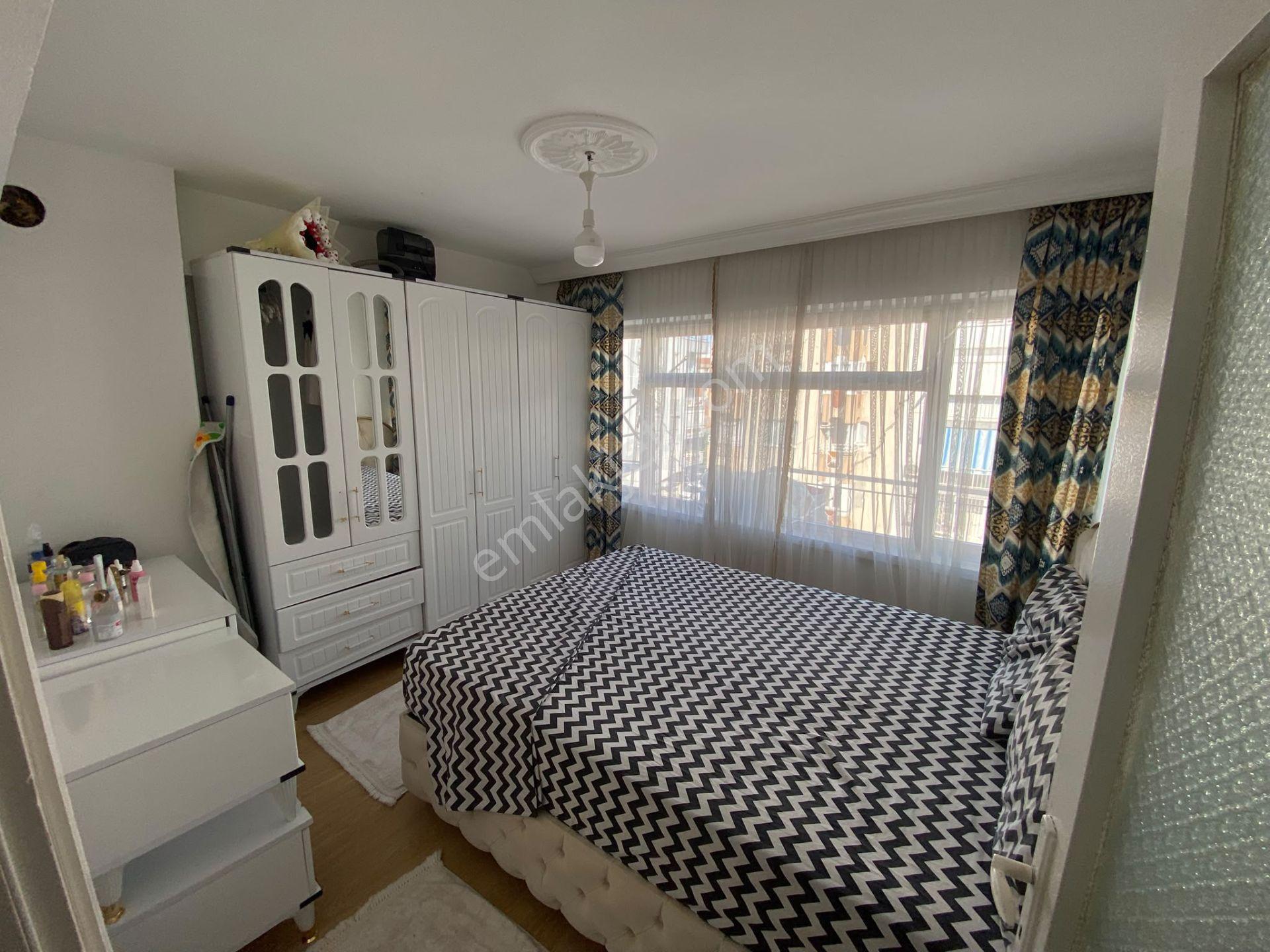 Acill Konak Zeytinlik Mah.de Kemer İzban İstasyonu Yakını 2+1 85m2 Ayrı Mutfak Arakat Satılık Daire — fotoğraf 8