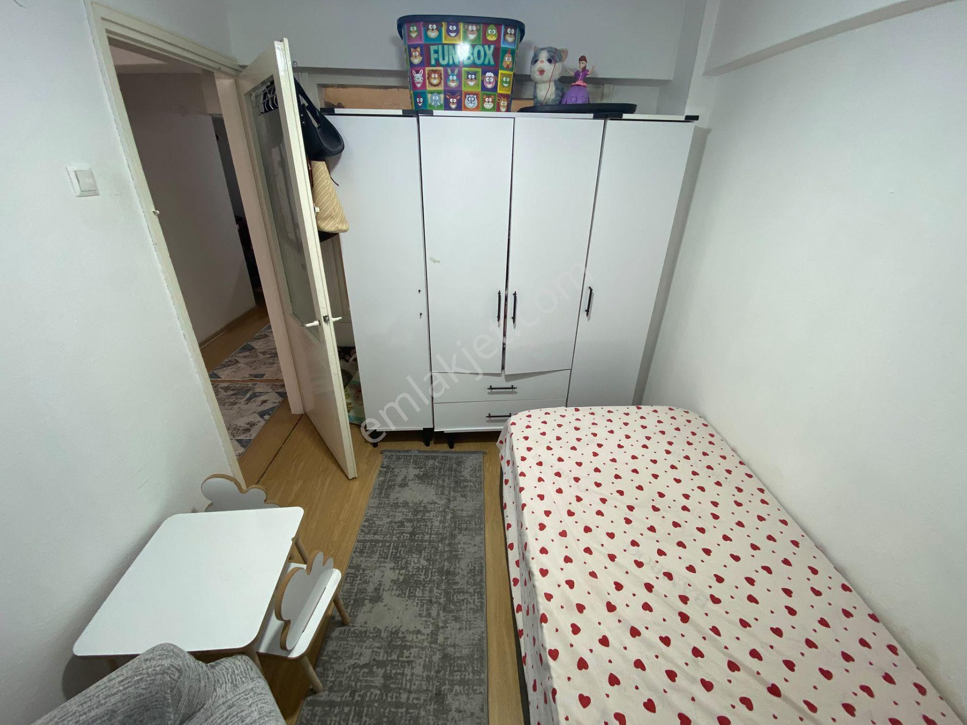 Acill Konak Zeytinlik Mah.de Kemer İzban İstasyonu Yakını 2+1 85m2 Ayrı Mutfak Arakat Satılık Daire — fotoğraf 12
