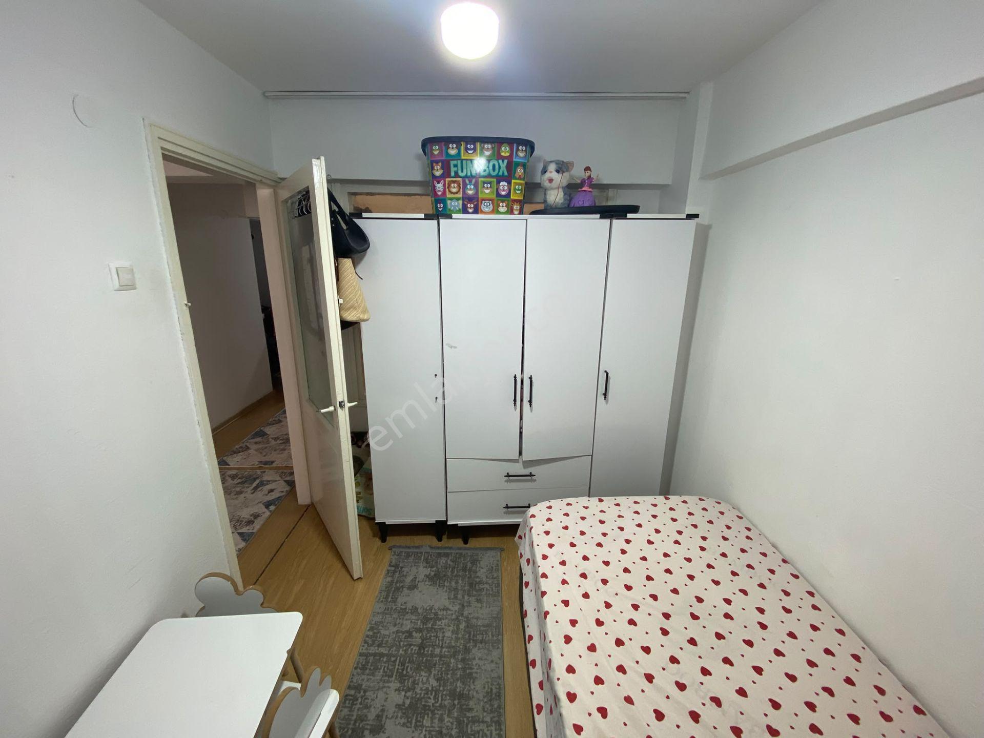 Acill Konak Zeytinlik Mah.de Kemer İzban İstasyonu Yakını 2+1 85m2 Ayrı Mutfak Arakat Satılık Daire — fotoğraf 14