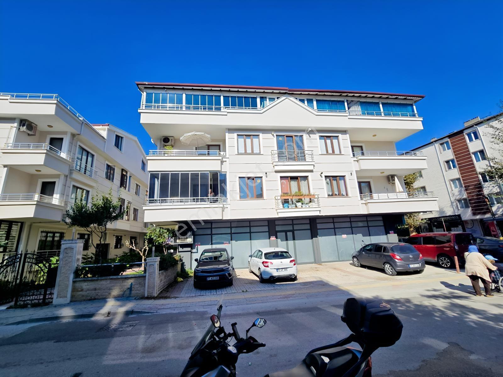 Çiftlikköy Sahilde Teras Keyfi! 4+1 Çift Mutfaklı Lüks Dubleks