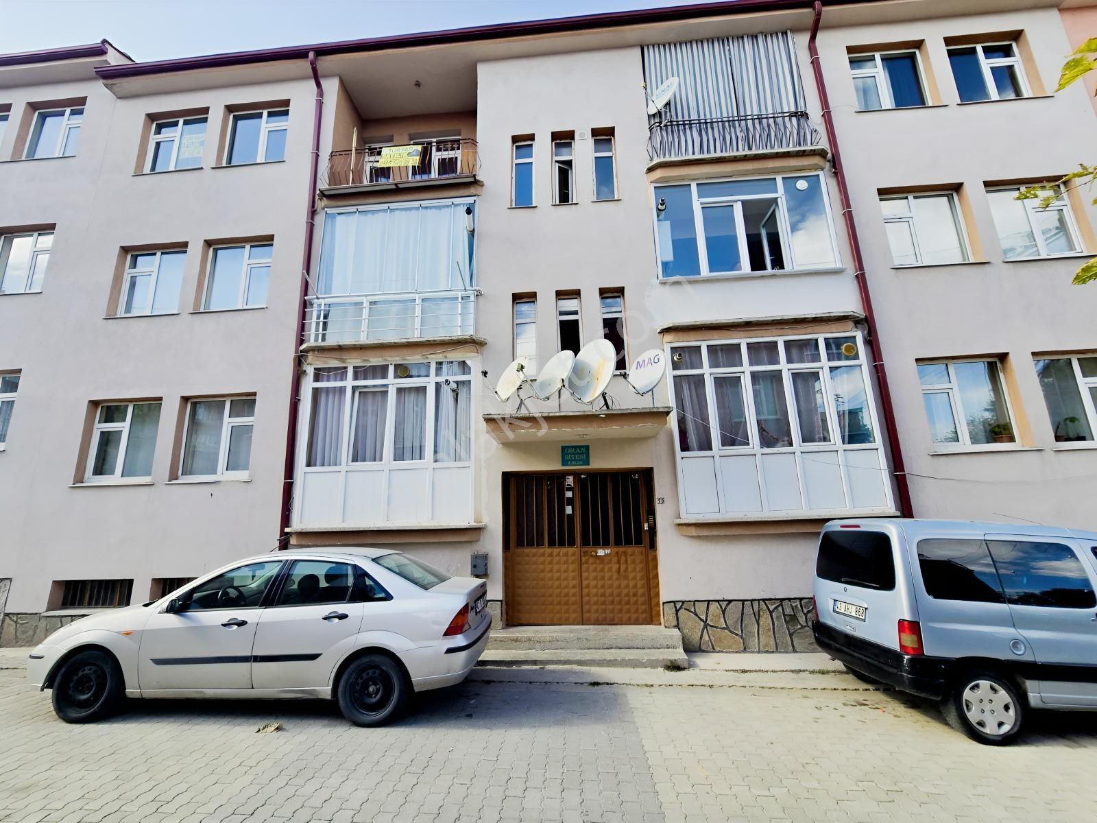 Yunus Emre Mah. Oran Sitesinde Satılık Ferah & Geniş 3. Kat 3+1
