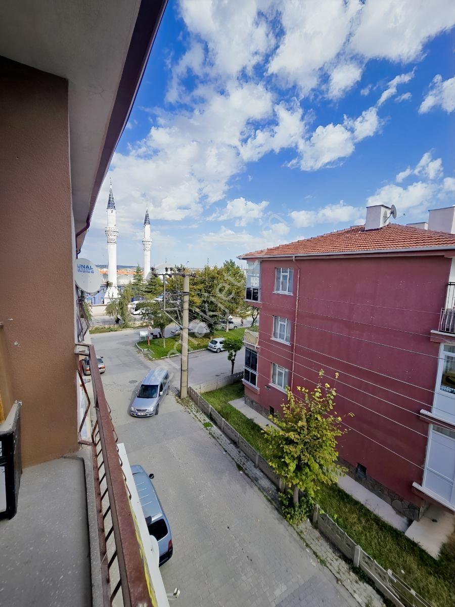 Yunus Emre Mah. Oran Sitesinde Satılık Ferah & Geniş 3. Kat 3+1 — fotoğraf 5