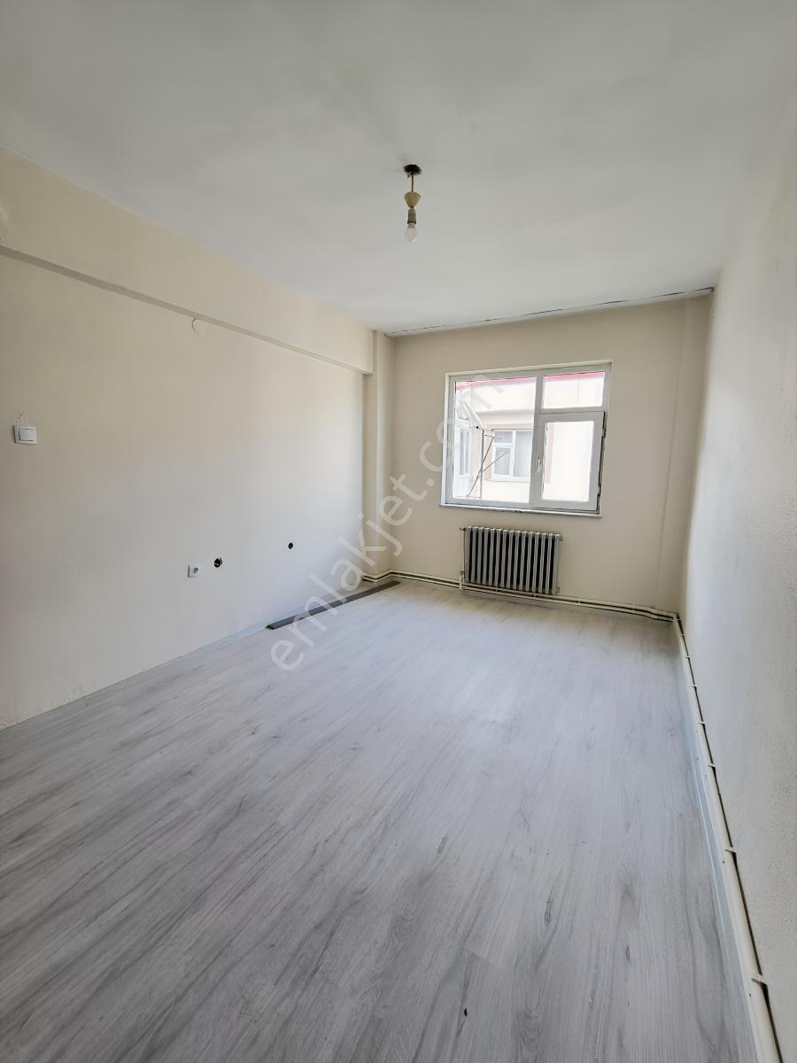 Yunus Emre Mah. Oran Sitesinde Satılık Ferah & Geniş 3. Kat 3+1 — fotoğraf 14