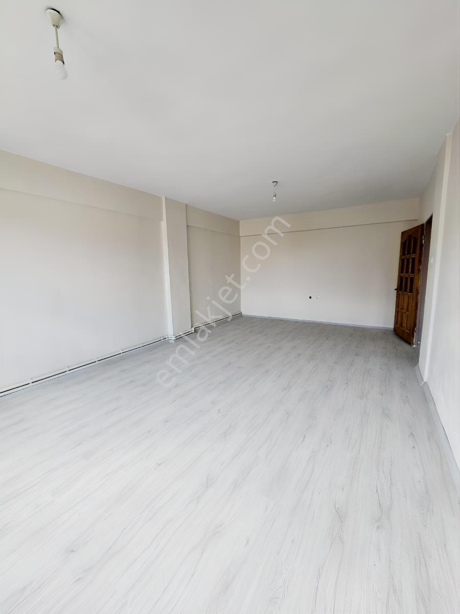 Yunus Emre Mah. Oran Sitesinde Satılık Ferah & Geniş 3. Kat 3+1 — fotoğraf 28