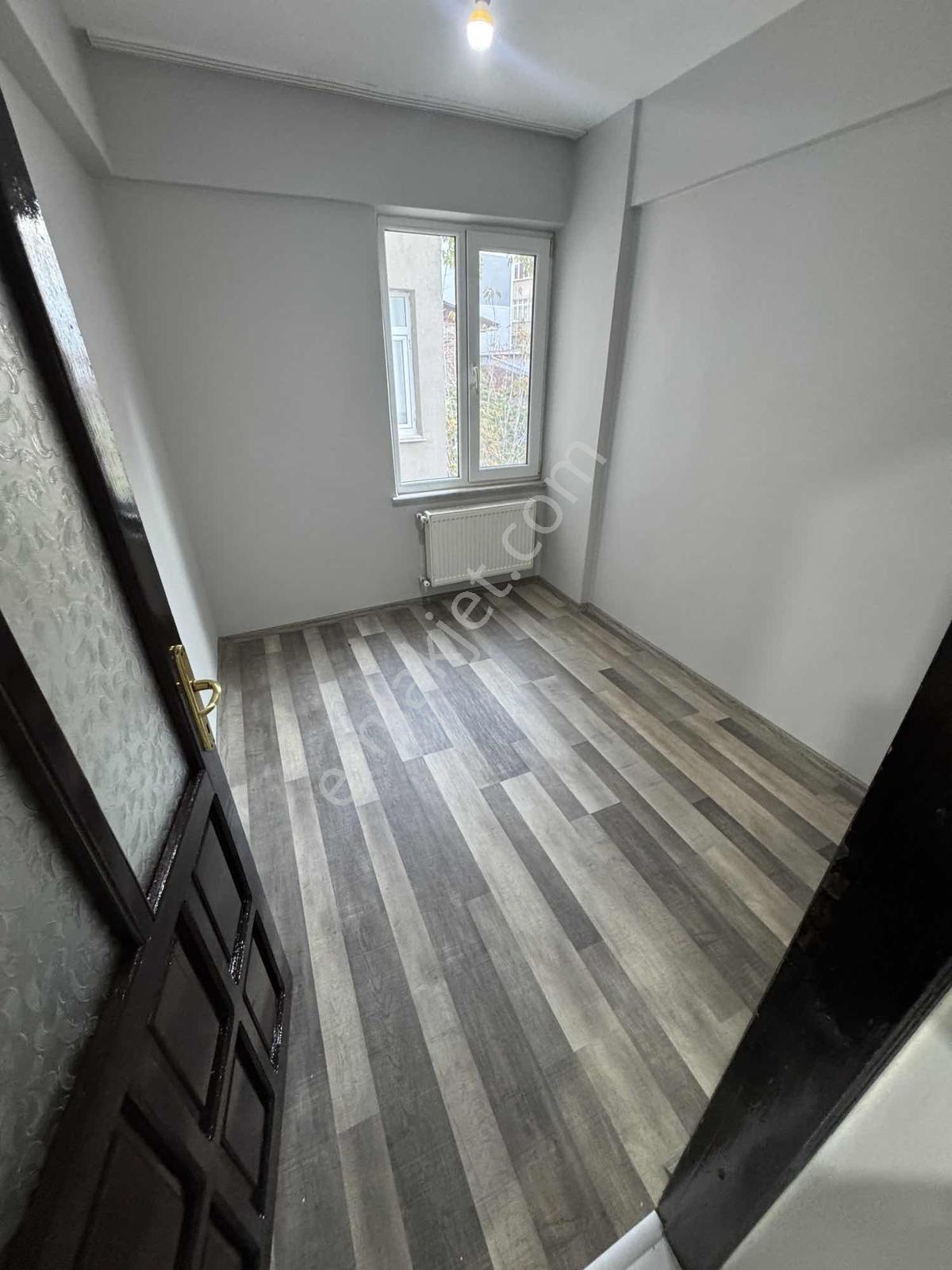 Rasathane 3+1 2. Kat Ara Kat Doğalgazlı Kombili Çift Balkonlu — fotoğraf 4