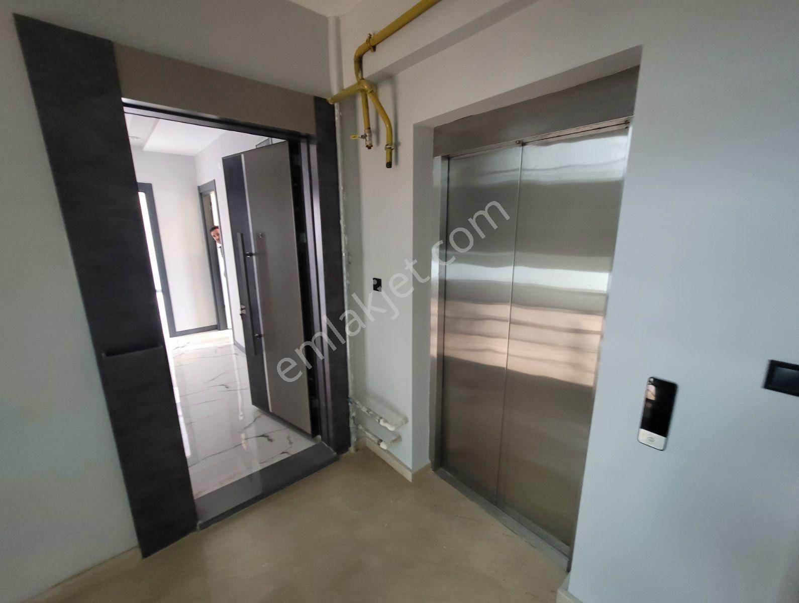Camlıca Mah Sıte Icerısınde Genıs Net 155m² 3+1 Ozel Garajlı — fotoğraf 2