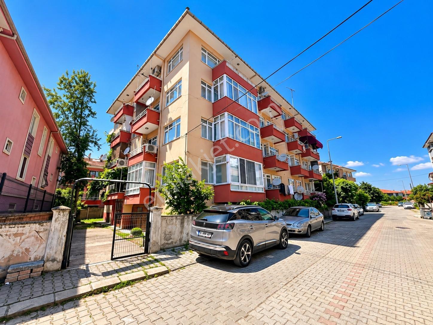 Adapazarı Şeker Mahallesinde Ferah & Geniş 3+1 Satılık Daire