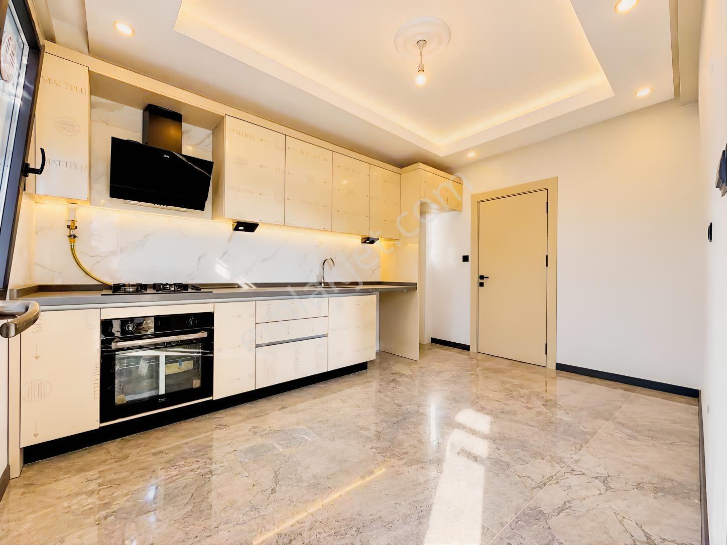 Onmax Bahçelievler'De Satılık Sıfır 3+1 140 M2 Doğalgazlı Daire