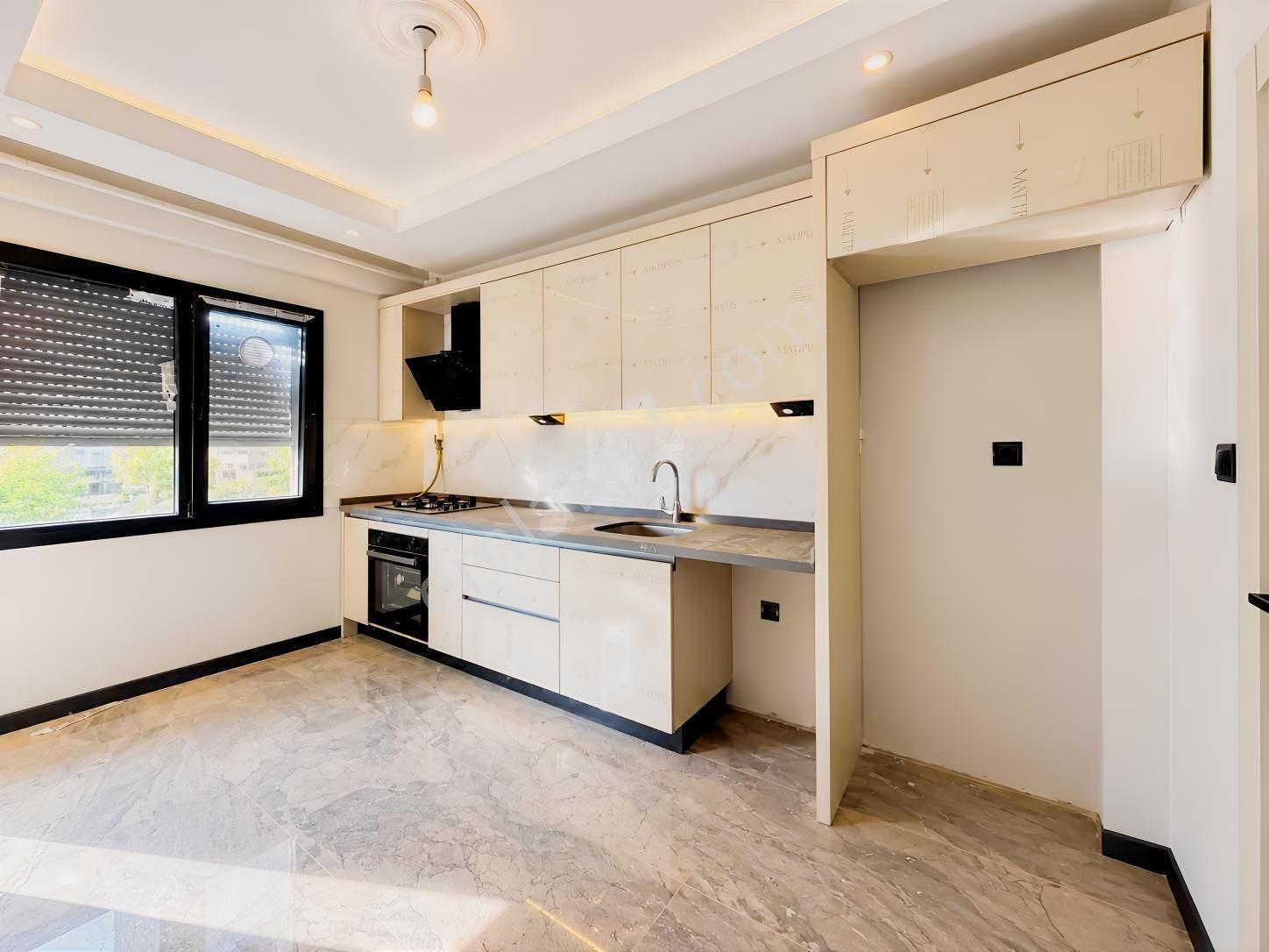 Onmax Bahçelievler'de Satılık Sıfır 3+1 140 M2 Doğalgazlı Daire — fotoğraf 4