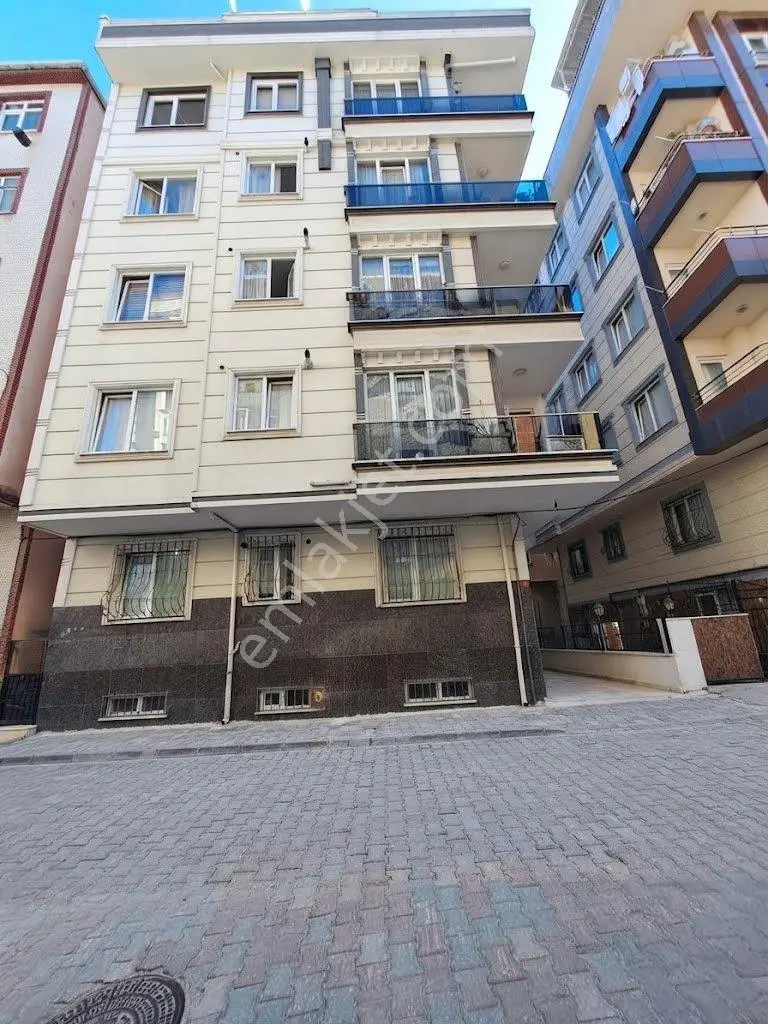 Bahçelievler Devlet Hastanesi’Ne Yakın | Ulaşımı Kolay | Satılık 2+1